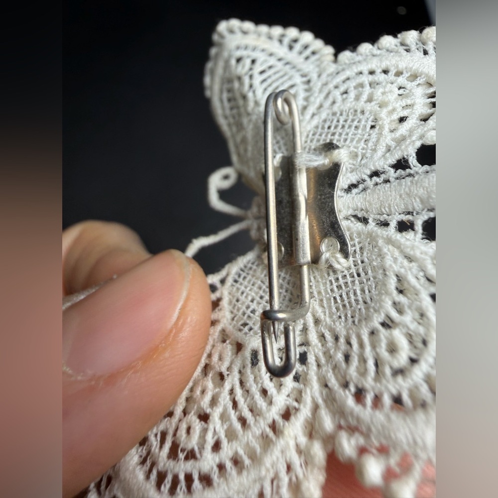 Vintage White Swiss Lace Butterfly Brooch Pin - Picture 3 of 12